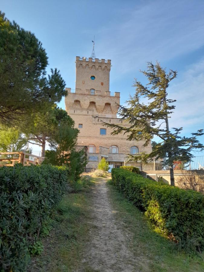 Bouganville Casa Vacanza Ambiente Climatizzato Con Wi Fi Pineto Exterior photo