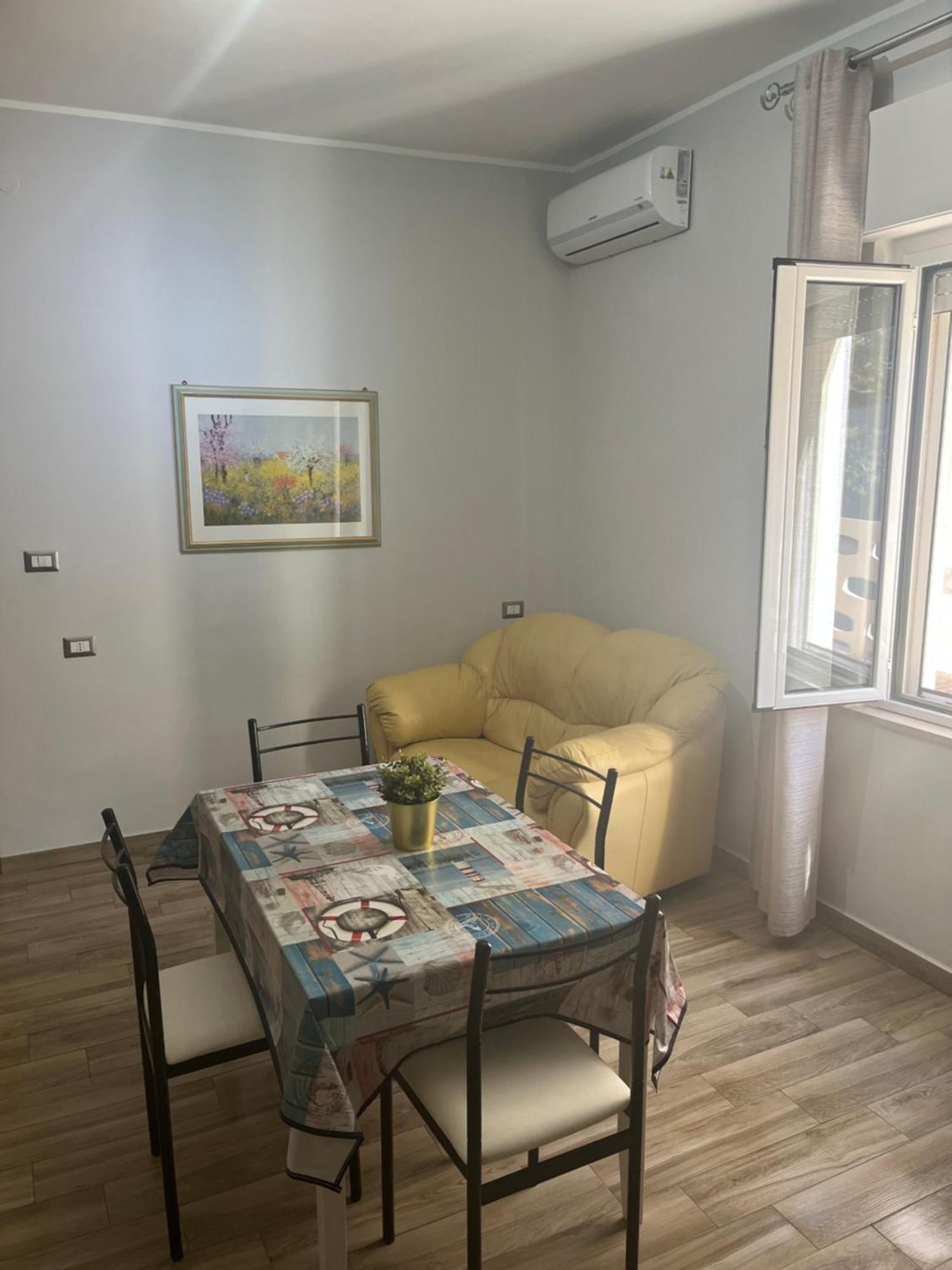 Bouganville Casa Vacanza Ambiente Climatizzato Con Wi Fi Pineto Exterior photo